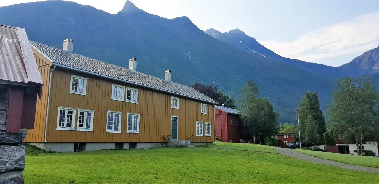 Apartamento Lensmansgarden Marteinsgarden Innfjorden Exterior foto